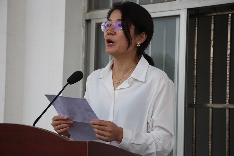 家长代表发言.JPG