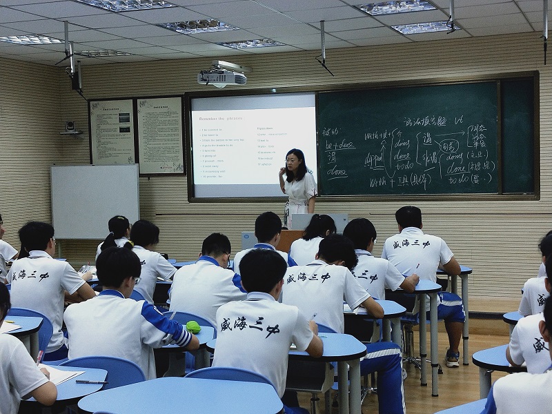 图片7—英语录播教室授课.jpg