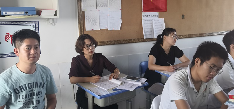 图片11—语文组听课.jpg