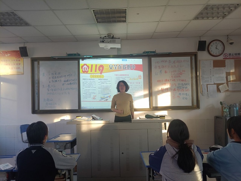 4-4班会.jpg