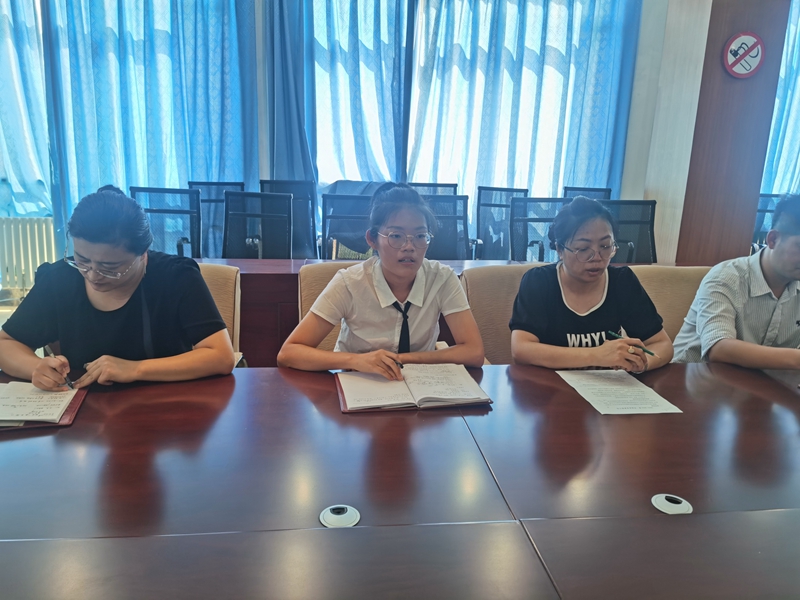 高二级部主任发言.jpg