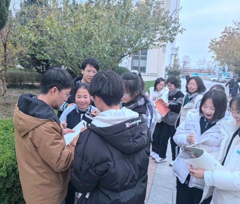 学生交流照2.jpg